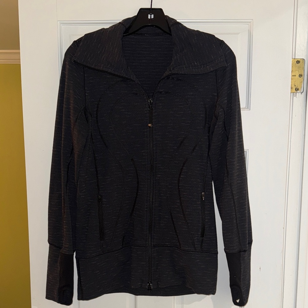 lululemon athletica black and gray sweatshirt